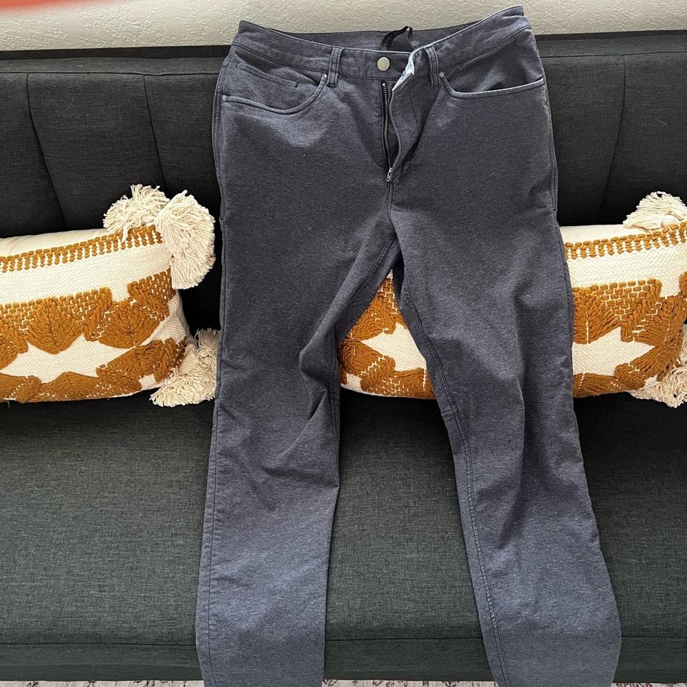 Lululemon men’s jeans (skinny jean)